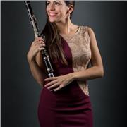 Hola, soy Amanda, clarinetista profesional y, quizás, tu nueva profe de clarinete y lenguaje musical.